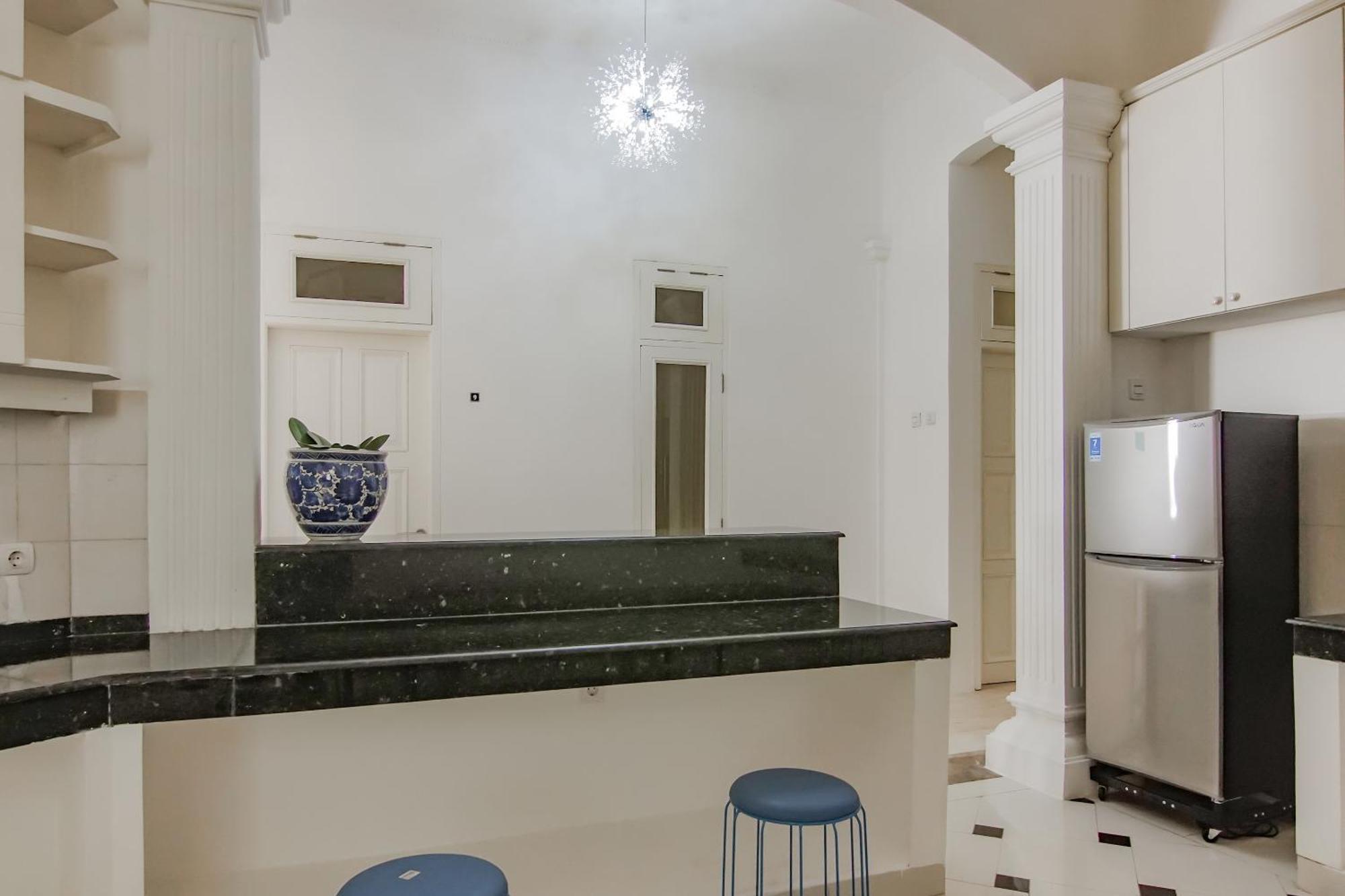 Super Oyo Capital O 90342 Kemang Garden Hotel Jakarta Exterior photo